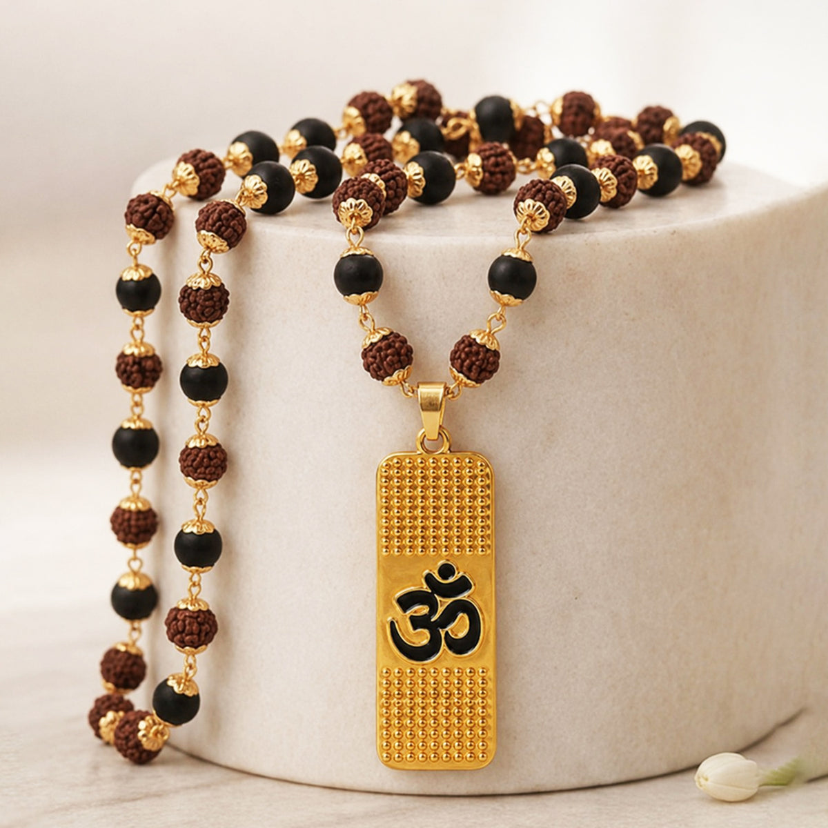 Om Rudraksha Karungali Mala